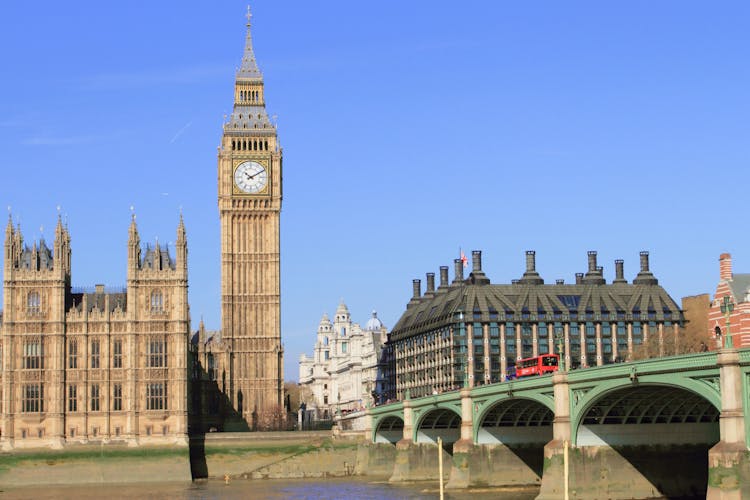 海外航空券 + ホテル予約