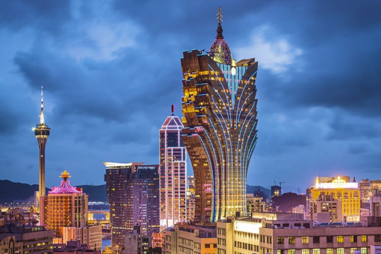 海外航空券 + ホテル予約