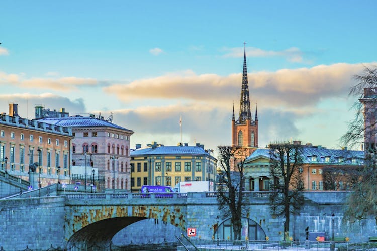 海外航空券 + ホテル予約