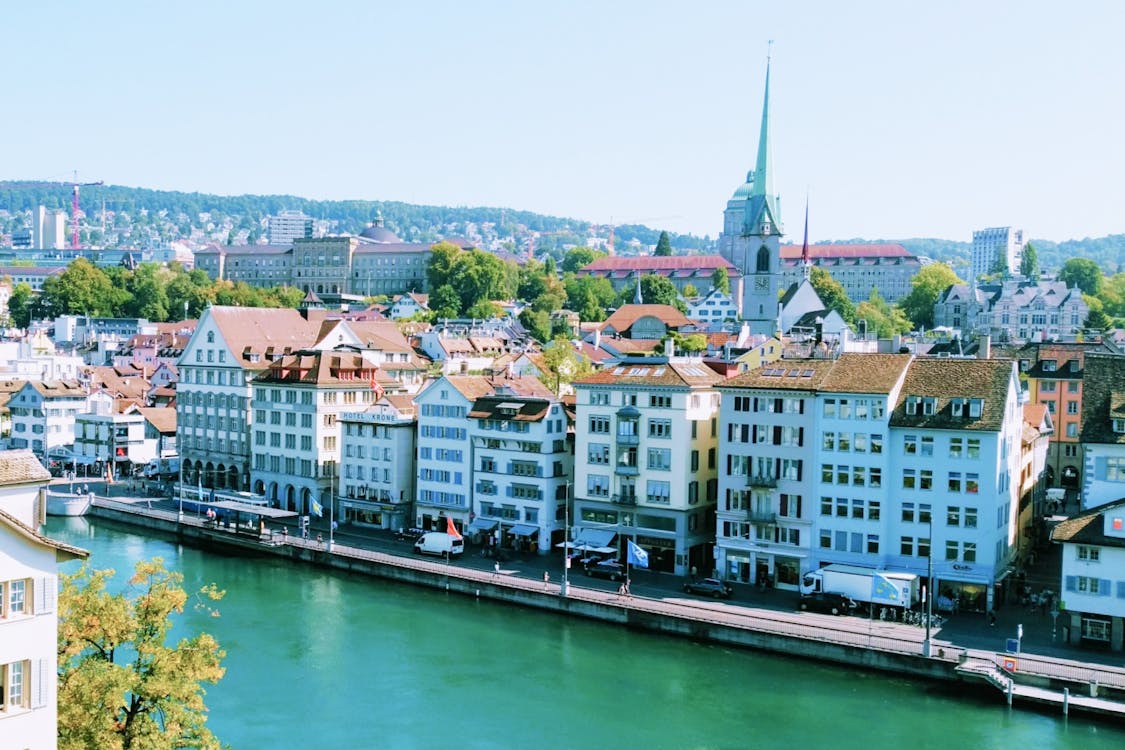 海外航空券 + ホテル予約