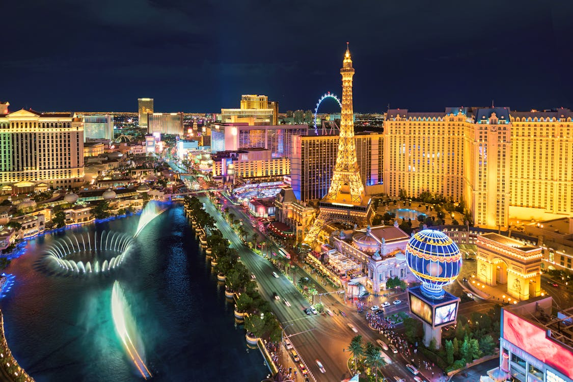 海外航空券 + ホテル予約