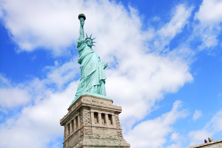 海外航空券 + ホテル予約