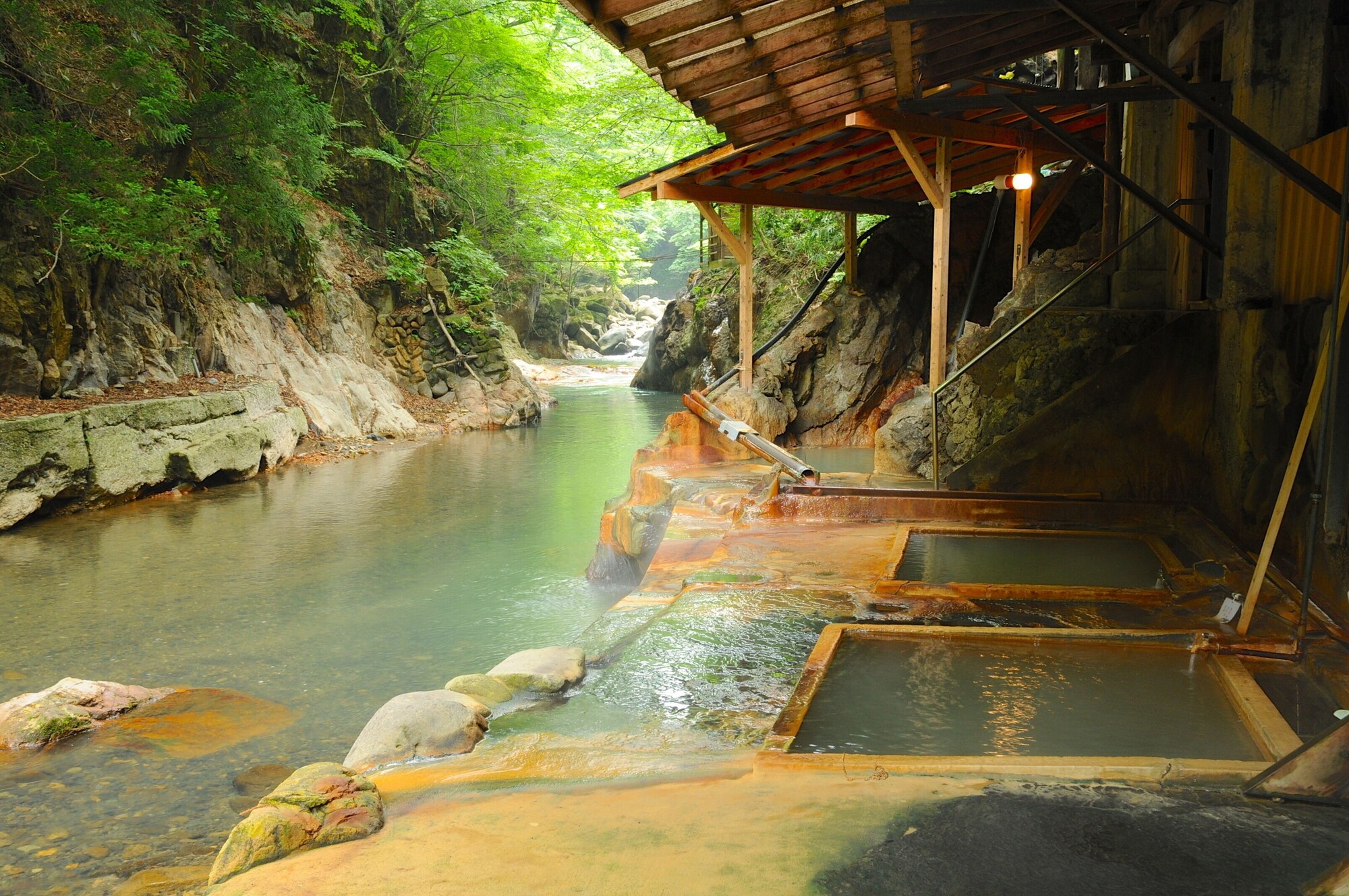 秘湯から絶景露天まで！那須塩原に湧く「スゴい温泉」を車でめぐる旅