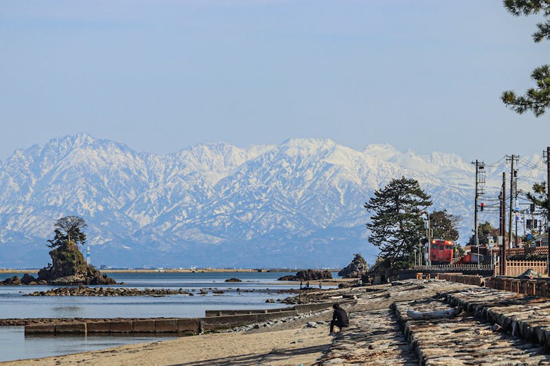 立山連峰を望める富山で 冬の味覚を満喫する電車の旅 富山 富山 氷見の旅行モデルコース こころから