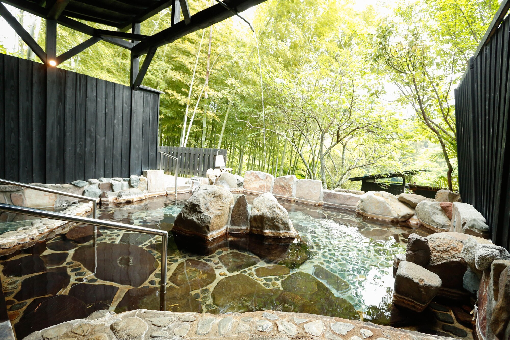 お疲れ都民の 駆け込み寺 湯河原温泉でパワースポットめぐりの旅 神奈川 湯河原の旅行モデルコース こころから