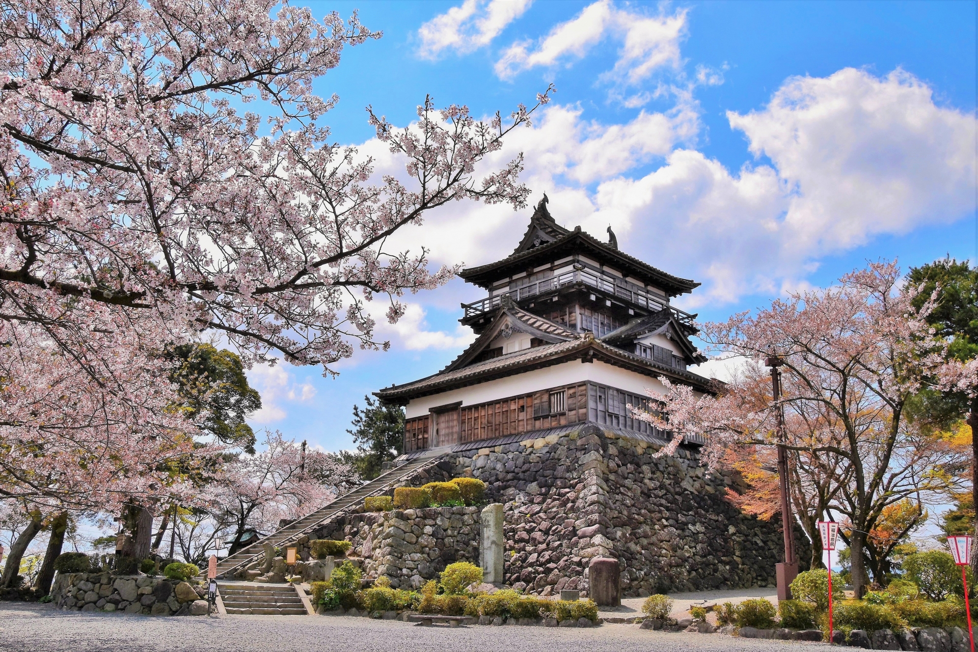 春の陽気に誘われて、雄大な自然と歴史が織りなす絶景を巡る福井旅｜福井｜あわら温泉・越前・勝山の旅行モデルコース｜こころから